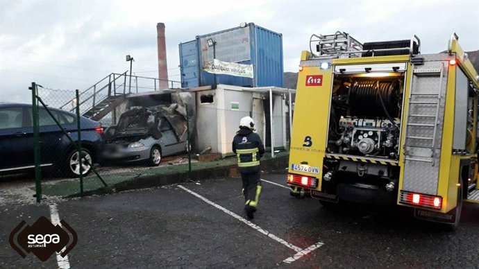 Imagen del incendio en Siero.