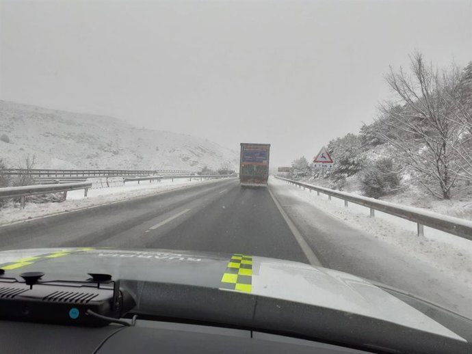 Nieve en carreteras aragonesas.