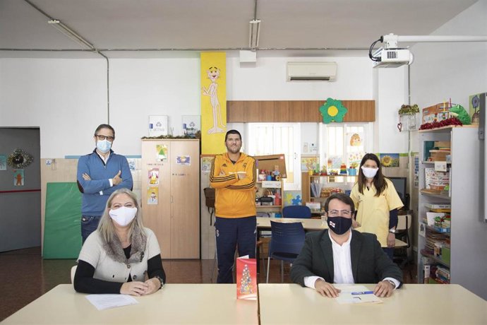 Fernando Giménez junto a Atención Autismo