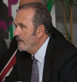 El decano del Colegio de Procuradores de Málaga, Antonio López.