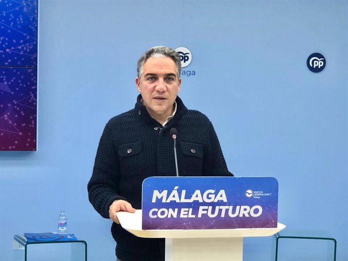 Elías Bendodo, presidente del PP de Málaga, en un acto de NNGG