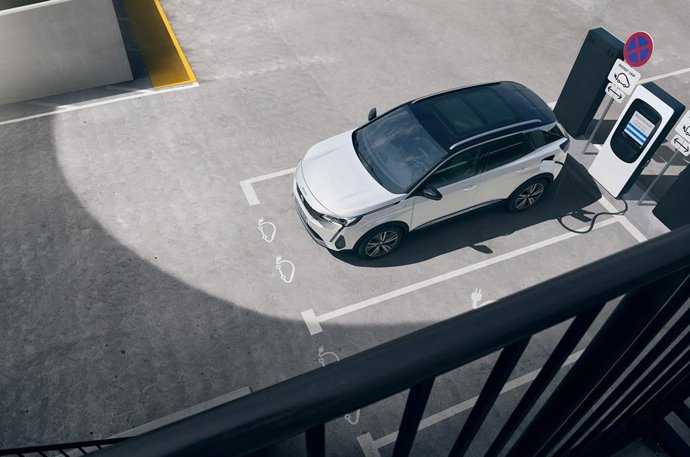 Peugeot 3008 híbrido enchufable.