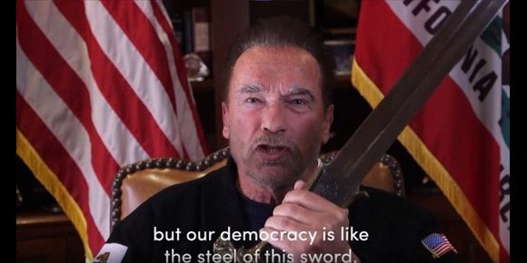 8. Arnold Schwarzenegger despide a Trump con la espada de Conan y compara el asalto al Capitolio con la Alemania nazi