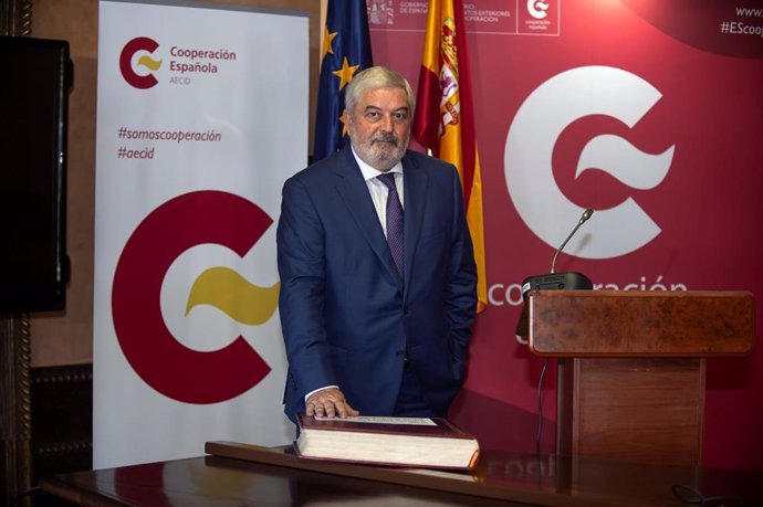 El nuevo director de la Agencia Española de Cooperación Internacional para el Desarrollo (AECID), Magdy Martínez-Solimán, toma posesión de su cargo en la sede del organismo.
