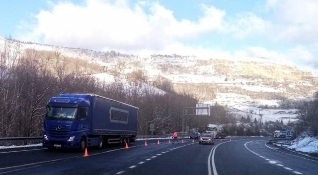 Cortado al táfico el túnel de Belate por la avería de un camión