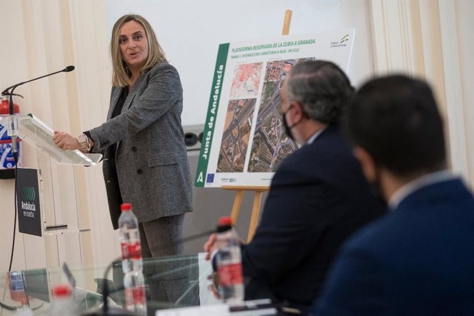 La consejera de Fomento, Infraestructuras y Ordenación del Territorio, Marifrán Carazo