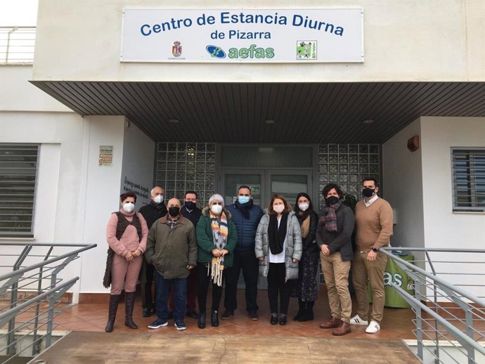 La Diputación colabora con la Asociación de Enfermos y Familiares de Personas afectadas por Alzheimer de Pizarra con la puesta en marcha de tres proyectos sociales