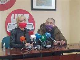La secretaria general de UGT-A, Carmen Castilla, y el secretario general de UGT, Pepe Álvarez, este lunes en rueda de prensa.