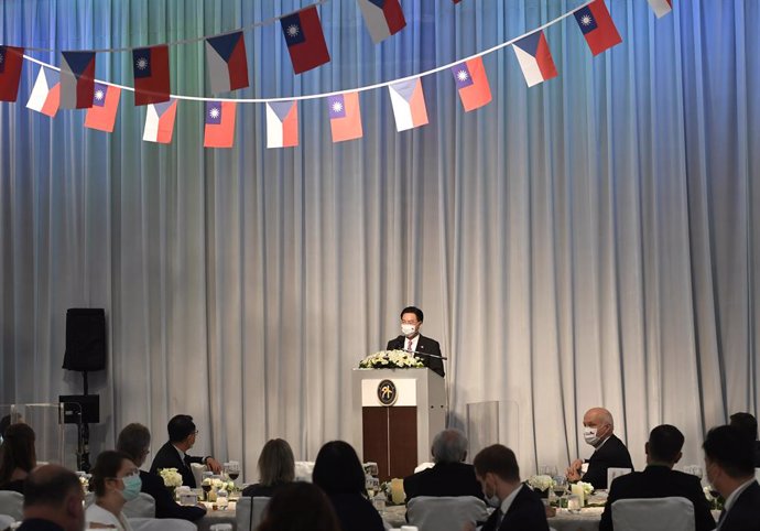 30 August 2020, Taiwan, Taipei: Taiwanese Foreign Minister Joseph Wu speaks at a gala dinner hosted by the delegation from the Czech Republic led by Czech Senate President Milos Vystrcil during their six-day visit to Taiwan, amid opposition from Beijing