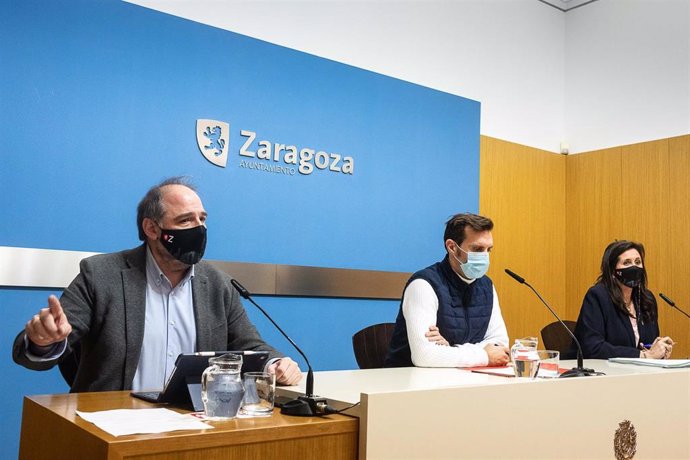 Rueda de prensa en el Ayuntamiento de Zaragoza.