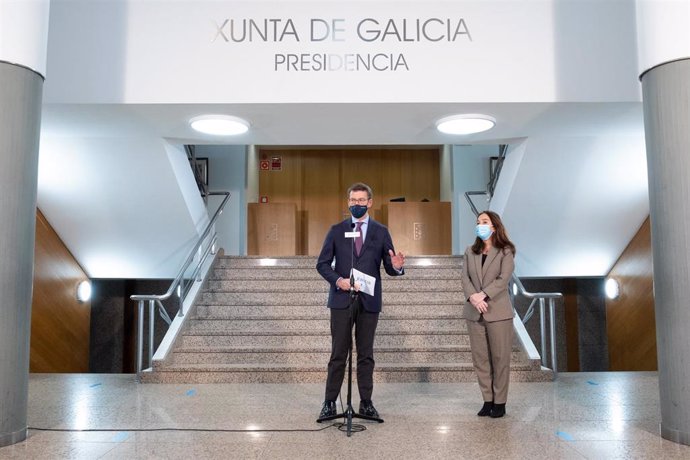 Feijóo comparece ante la prensa tras reunirse con la alcaldesa de A Coruña, Inés Rey.
