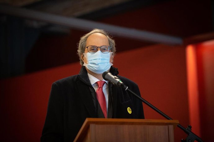El expresidente de la Generalitat, Quim Torra, interviene durante el acto de entrega al Museu d'Histria de Catalunya (MHC) de la pancarta en favor de los presos soberanistas, en Barcelona (España), a 2 de diciembre de 2020. 