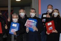 Emili Rousaud presenta 2.510 firmas "limpias"