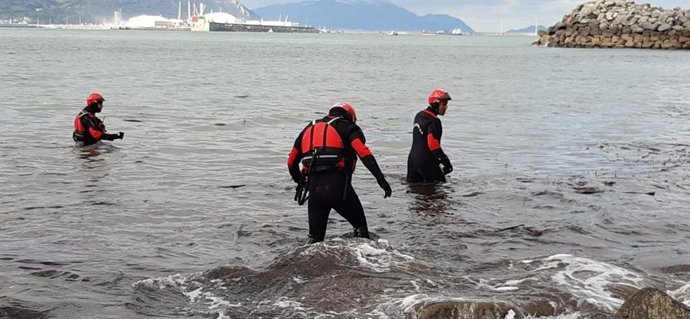 Búsqueda de restos humanos en el litoral de Getxo (Bizkaia) por la Ertzaintza
