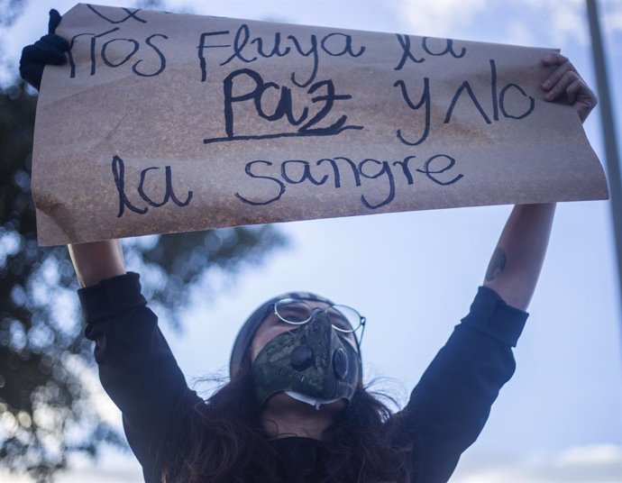 Protesta celebrada en Bogotá, Colombia, por las recientes masacres ocurridas en varias zonas rurales del país, donde los grupos armados se disputan las rentas de los cultivos ilícitos dejados tras las demosvilización de la extinta guerrilla de las FARC.
