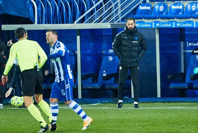 Pablo Machin, head coach of Deportivo Alaves, during the Spanish league, La Liga Santander, football match played between Deportivo Alaves and Real Sociedad at San Mames stadium on December 06, 2020 in Vitoria, Spain.