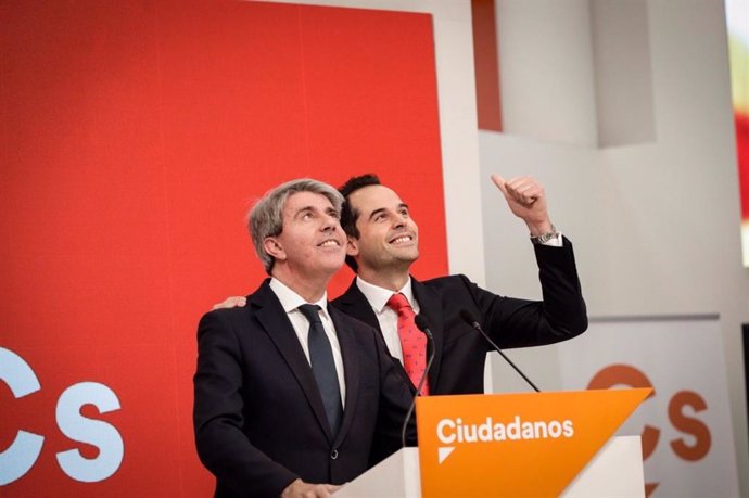 El expresidente de la Comunidad de Madrid Ángel Garrido e Ignacio Aguado, de Ciudadanos, en una rueda de prensa