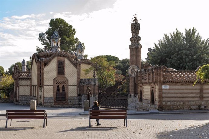 Personal investigador de la Universitat Politcnica de Valncia redacta el proyecto de restauración de un edificio de Antonio Gaudí