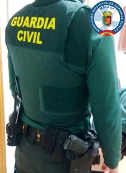 La AUGC critica la falta de medios de los guardias civiles y que tengan que compartir paquetes balísticos de los chalecos antibalas