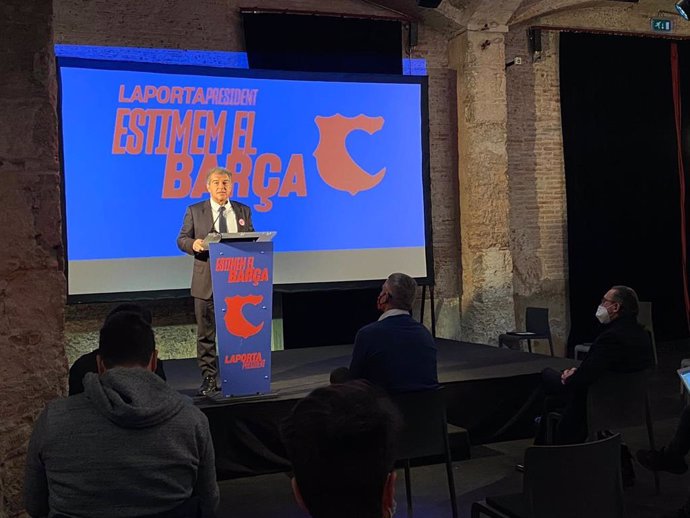El precandidato a la presidencia del FC Barcelona Joan Laporta en rueda de prensa