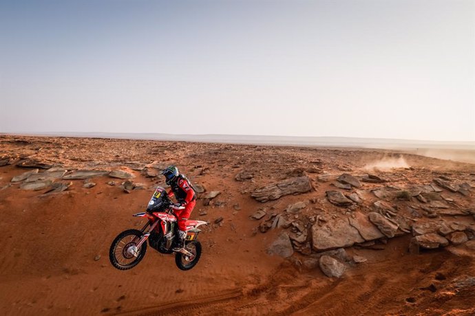 47 Benavides Kevin (arg), Honda, Monster Energy Honda Team 2021, Motul, Moto, Bike, action during the 8th stage of the Dakar 2021 between Sakaka and Neom, in Saudi Arabia on January 11, 2021 - Photo Frédéric Le Floc'h / DPPI