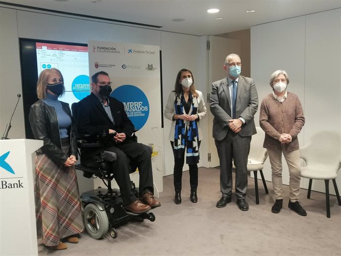 Presentación del proyecto de Fundación La Caixa, Ayuntamiento de Pamplona y Fundación Caja Navarra para abordar la soledad de las personas mayores