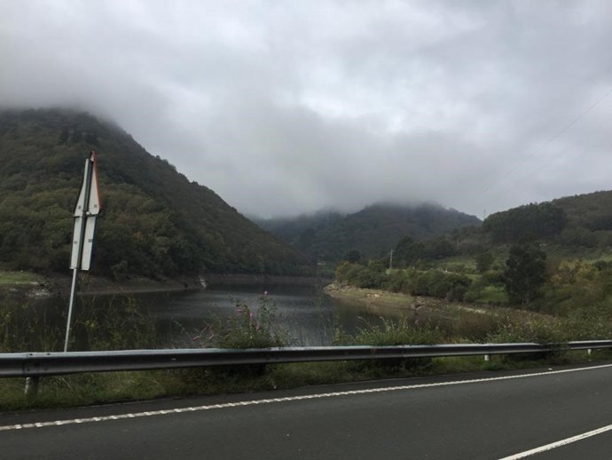 Embalse de Soto La Barca, en Cangas del Narcea. Reserva hidráulica.