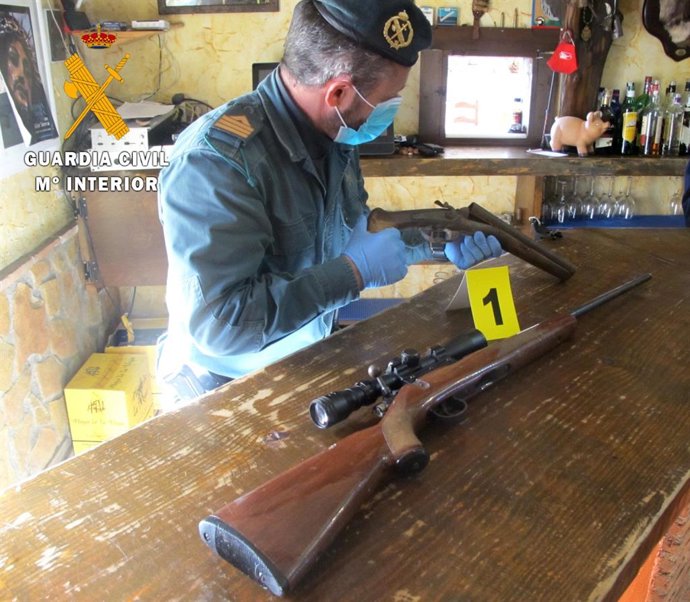 Armas intervenidas en la operación Caprala contra la caza furtiva en Sierra Nevada
