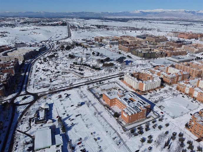 Vista aérea de la ciudad después del temporal de nieve