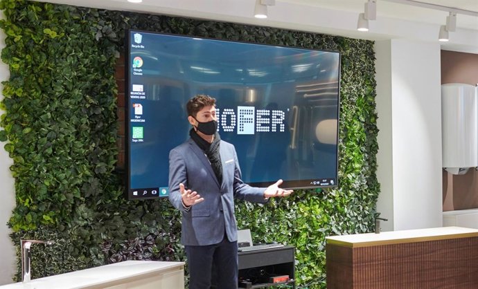 Momento de la presentación en las instalaciones de Nofer.