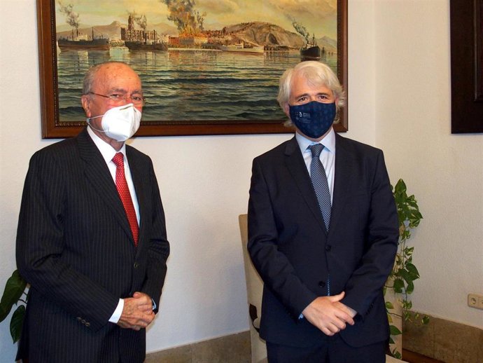 El alcalde de Málaga, Francisco de la Torre, y el decano del Colegio de Abogados, Salvador González.