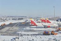 Iberia reduce operaciones desde Madrid los próximos dos días como consecuencia del temporal