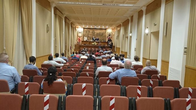 Reunión de la Agrupación de Cofradías en el Palacio Episcopal.