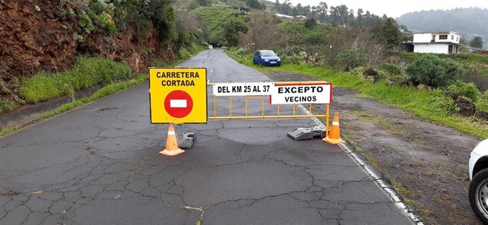 Carretera que da acceso al Roque de Los Muchachos, en La Palma