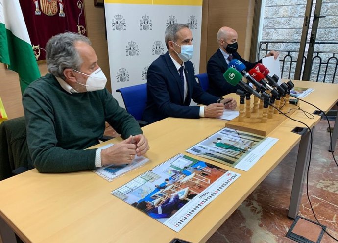 Presentación del calendario realizado por internos de Puerto II