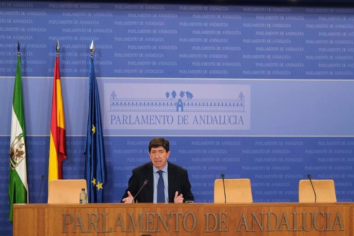 El vicepresidente de la Junta de Andalucía, Juan Marín, este martes en rueda de prensa en el Parlamento.