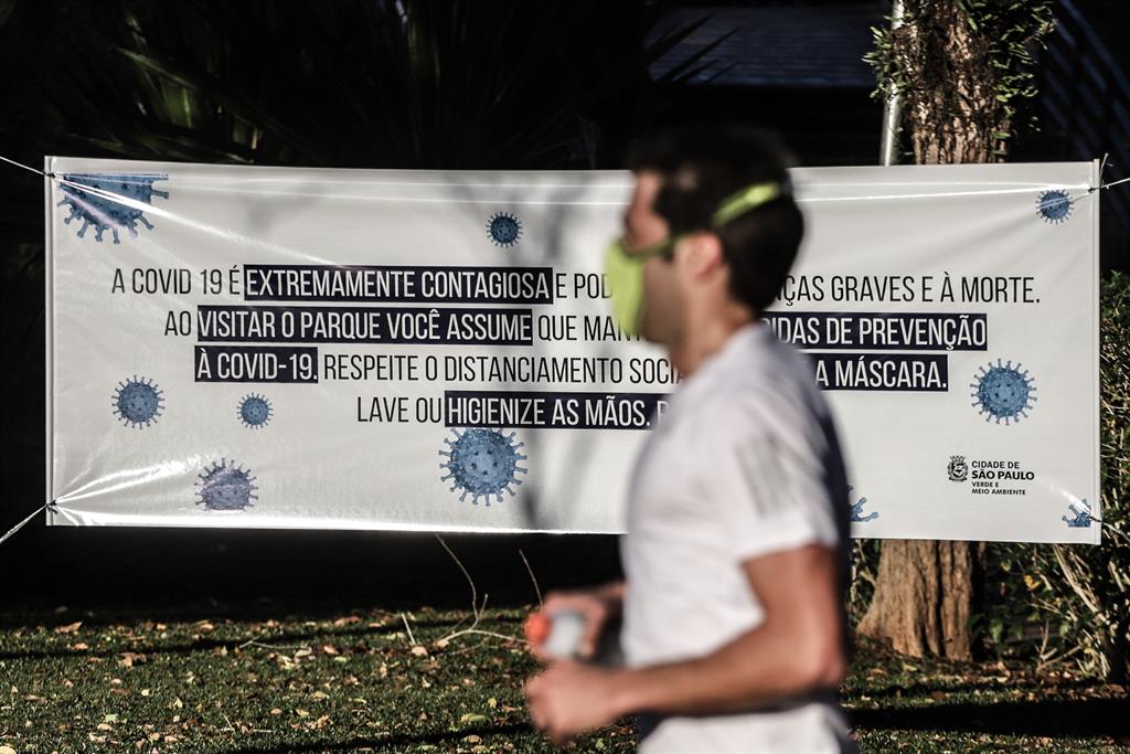 Coronavirus.- Brazil registers 64,000 cases and 1,110 deaths from coronavirus in the last day