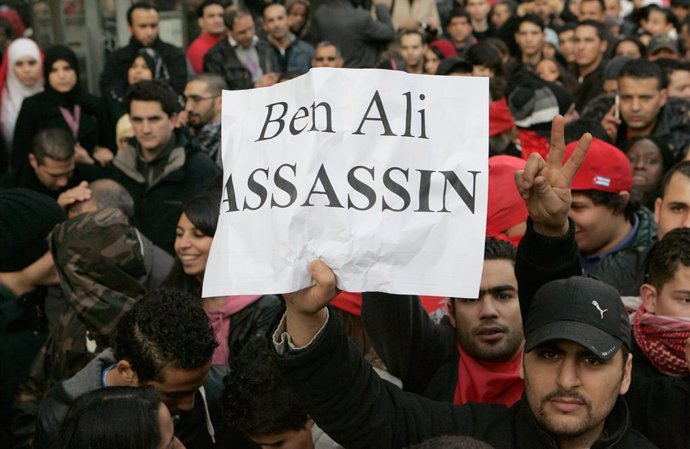 Manifestación en 2011 en París contra el entonces presidente de Túnez, Zine el Abdine ben Alí