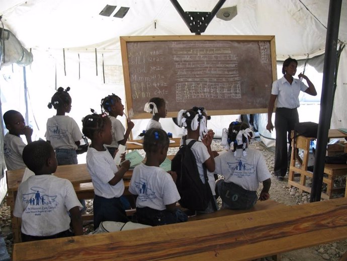 Niños haitianos en una escuela.