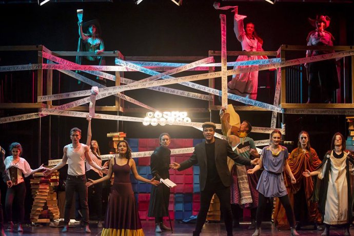 Coca-Cola vuelve a convocar el certamen de teatro joven pionero en España, los Premios Buero de Teatro Joven, que este año celebran su XVIII edición e incorporan nuevas modalidades como monólogos y audioteatros.