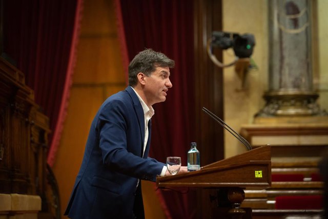 El president d'ERC al Parlament, Sergi Sabrià, durant la seva intervenció en la Diputació Permanent del Parlament.