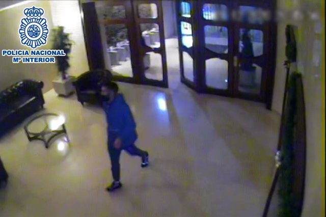 Nota De Prensa: "La Policía Nacional Detiene A Una Persona Que Robó Con Violencia, Estafó Y Hurtó, A Personas Vulnerables"