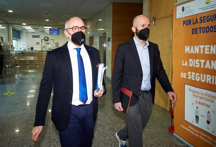 El consejero de Sanidad y el director general de Salud Pública, Miguel Rodríguez y Reinhard Wallmann, respectivamente