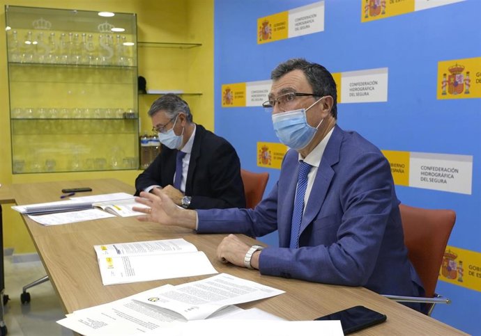 El Alcalde De Murcia, José Ballesta, Durante La Reunión En La CHS