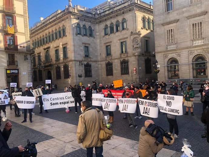 El sector de la restauración y el comercio reclama un plan de choque "urgente"