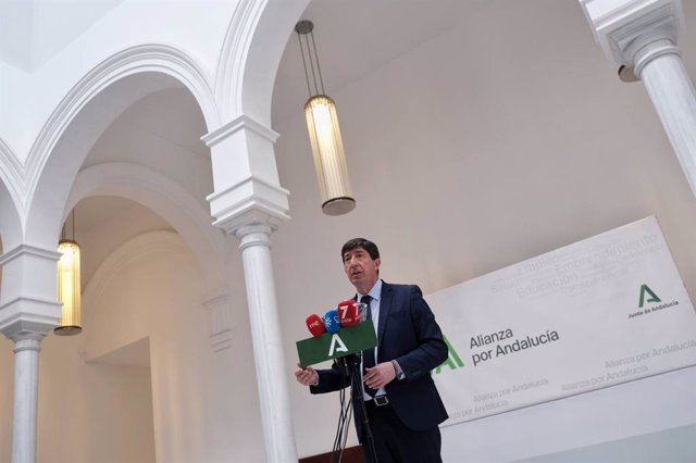 El vicepresidente de la Junta de Andalucía, Juan Marín, durante la reunión de la Mesa del Turismo.