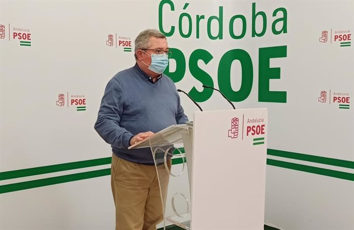 El secretario de Política Institucional del PSOE de Córdoba y parlamentario andaluz por esta provincia, Jesús María Ruiz, en la sede de su partido.