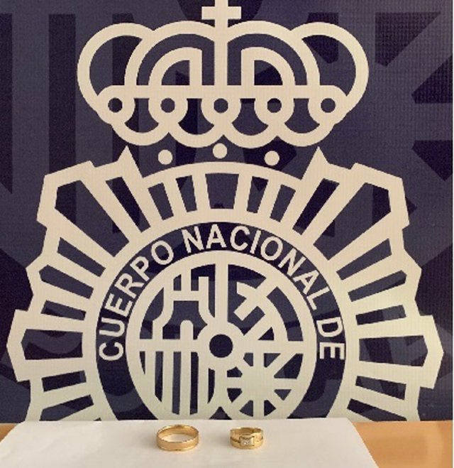 Foto anillos robados