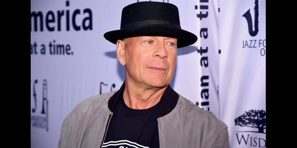 7. Echan a Bruce Willis de una farmacia al negarse a llevar mascarilla