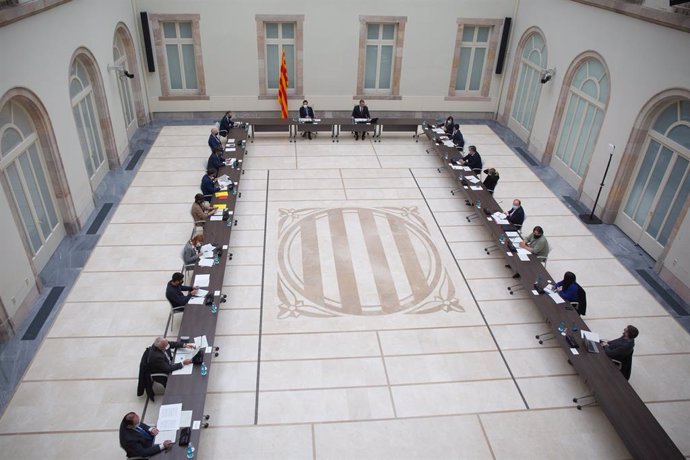 Taula de partits catalans al Parlament per abordar l'organització de les eleccions del 14 de febrer.